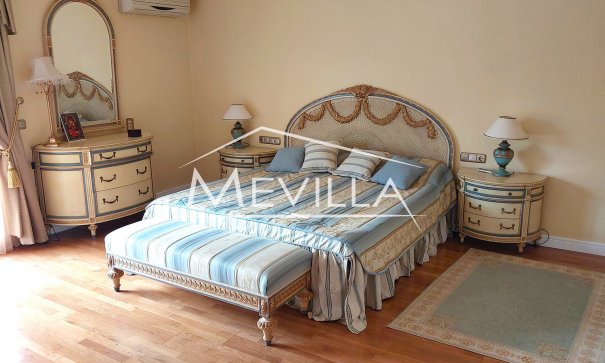 Resales - Villa - Torrevieja