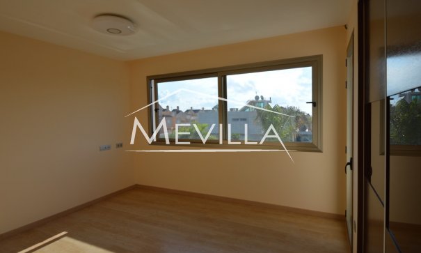 Reventas - Chalet / Villa - Orihuela Costa - La Zenia